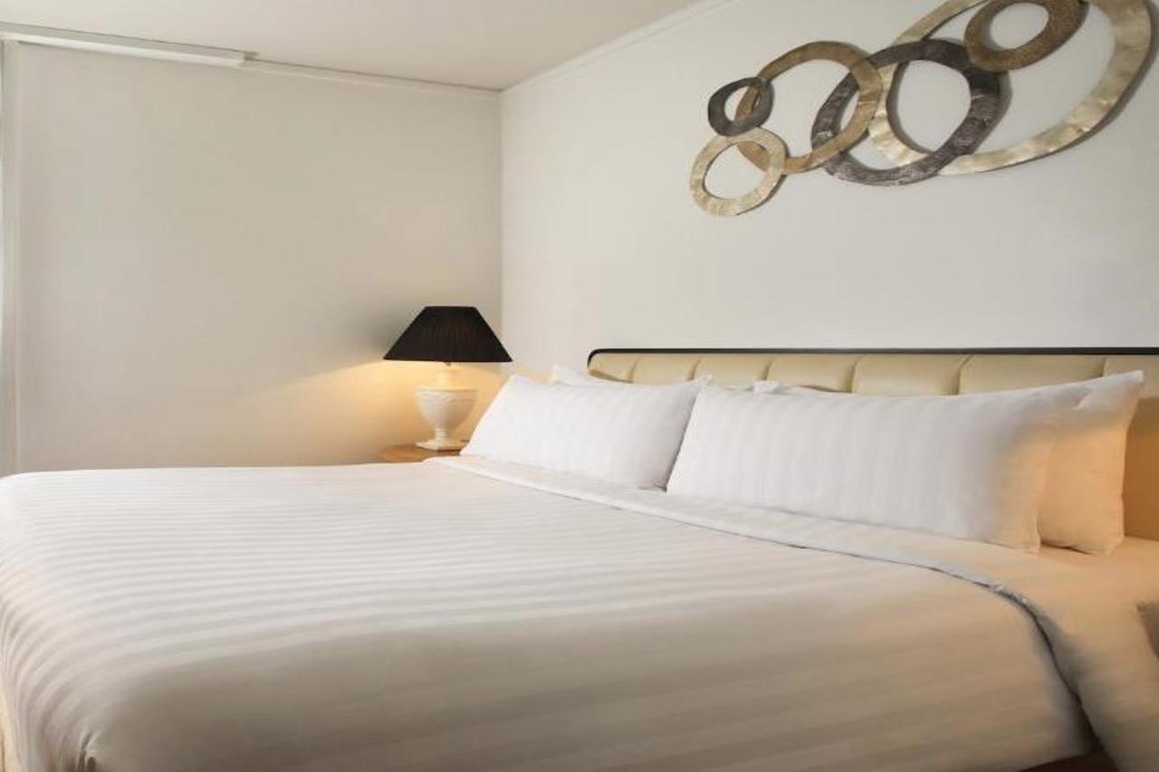 Oakwood Suites Kuningan Yakarta Exterior foto