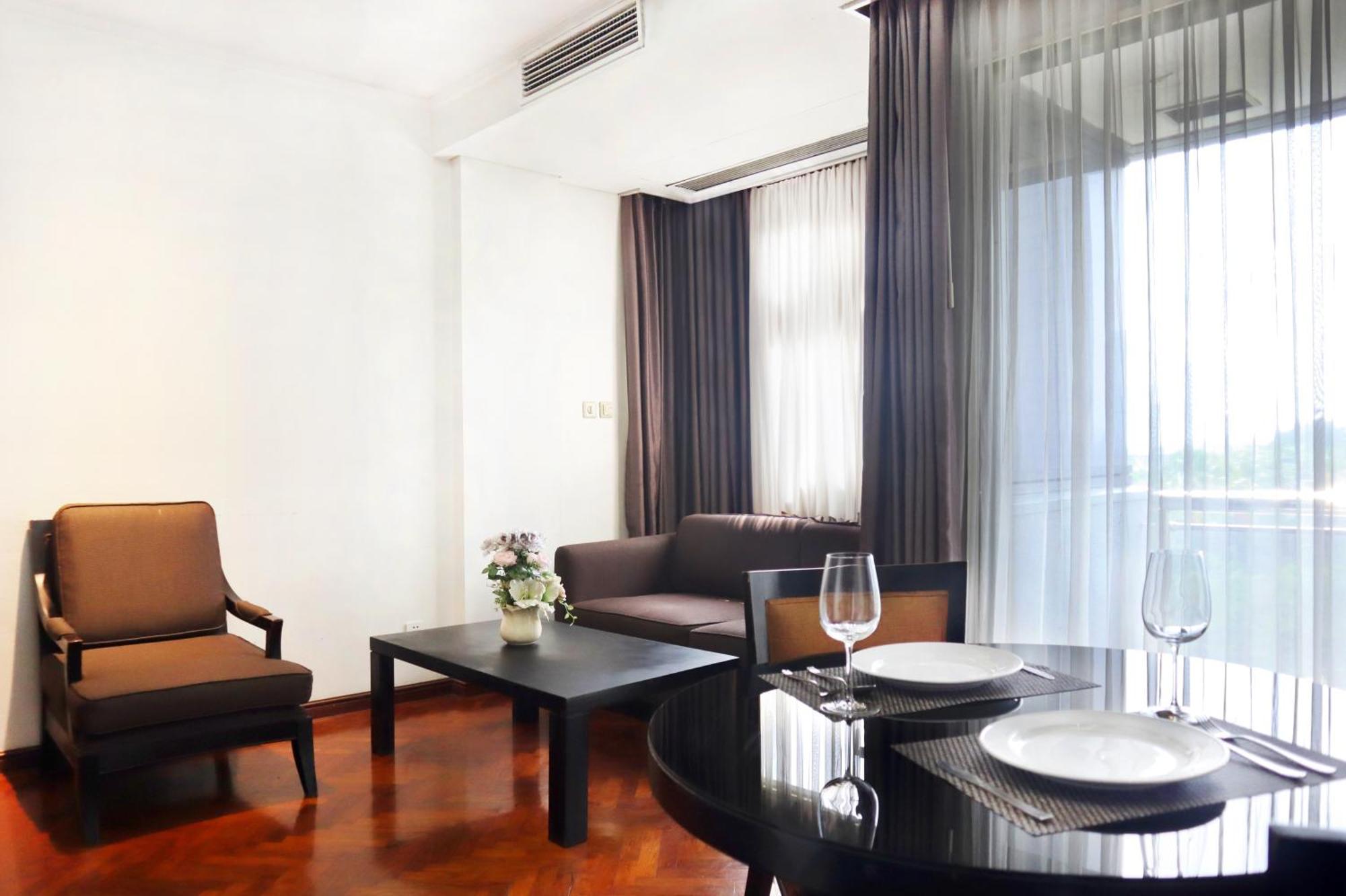 Oakwood Suites Kuningan Yakarta Exterior foto